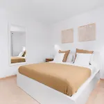Apartman Home2book Serene Stylish In Pool