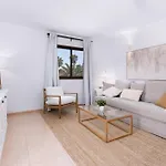 Home2book Serene Stylish In Pool