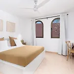 Home2book Serene Stylish In Pool * 科拉雷侯